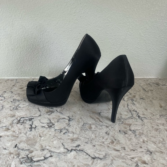 Nina Black High Heel Pumps with Decorative Toe - Picture 7 of 9